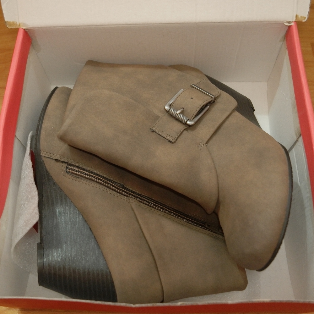 American Rag Boots Ankle/Mid Calf Height